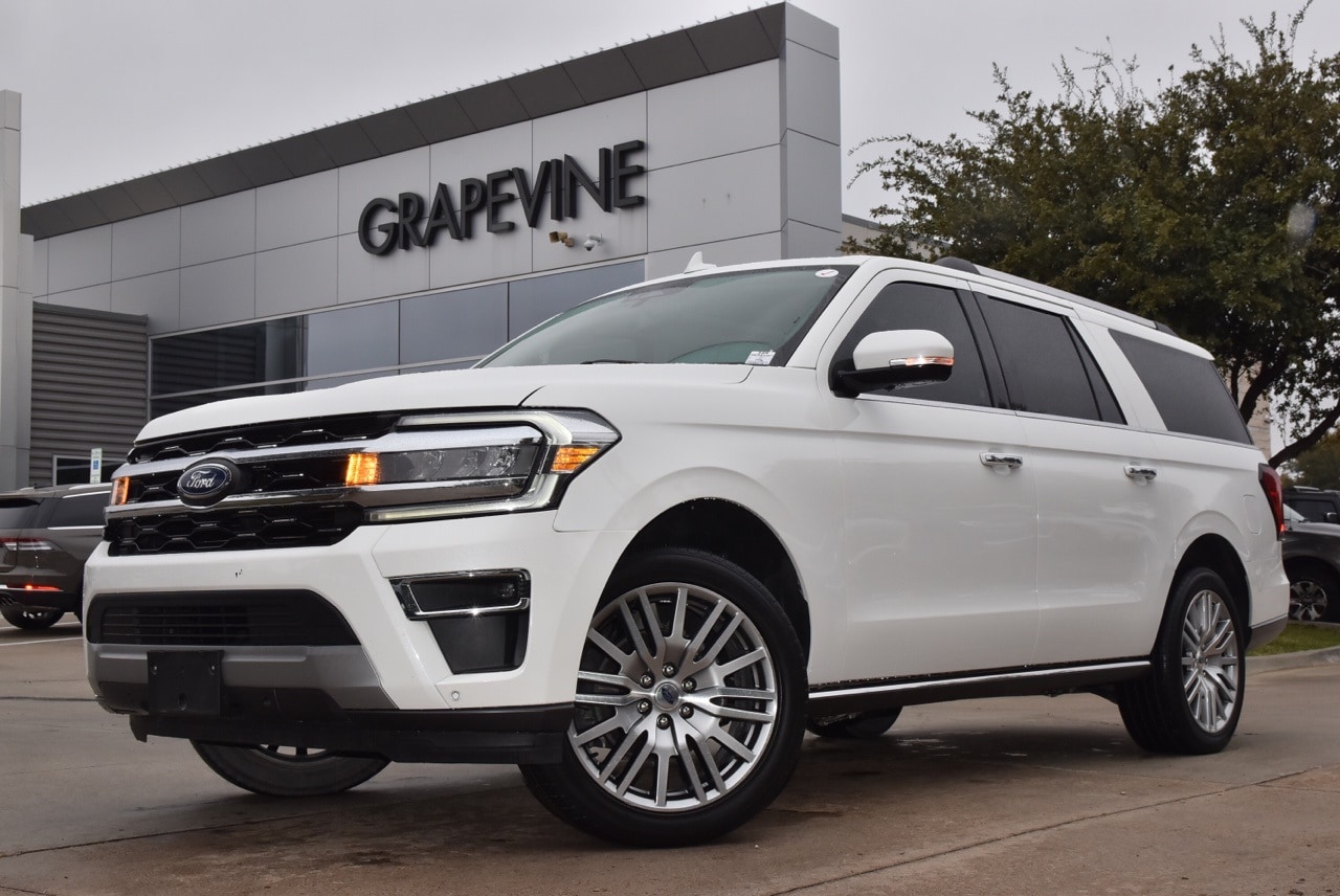 2022 Ford Expedition Limited's photo