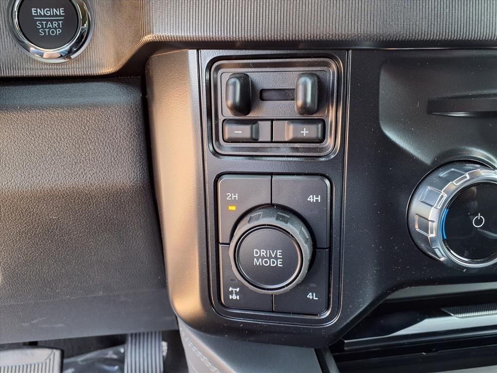 2026 Ford F-350 Super Duty Platinum - Photo 13