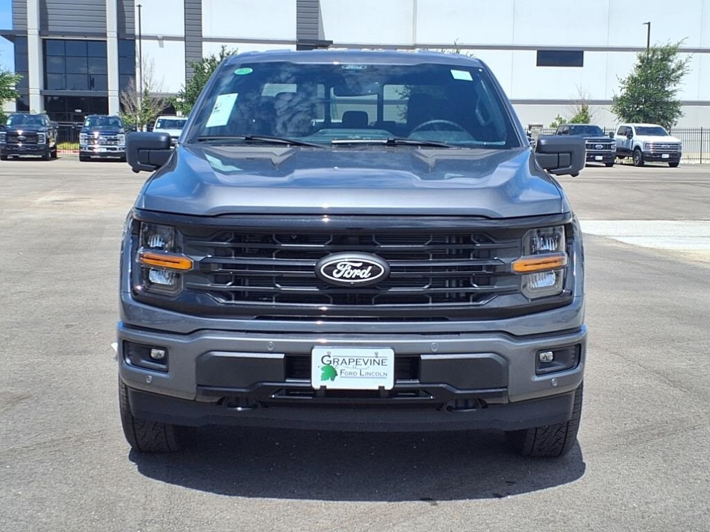 2025 Ford F-150 XLT photo 2