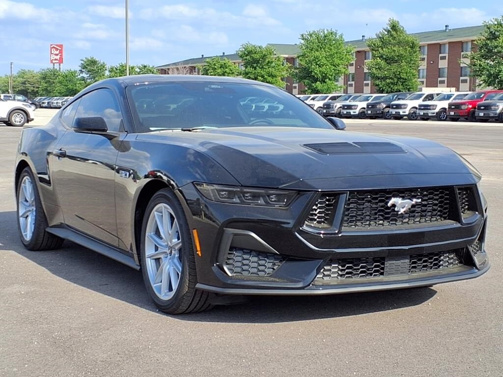 2025 Ford Mustang GT Premium photo 3