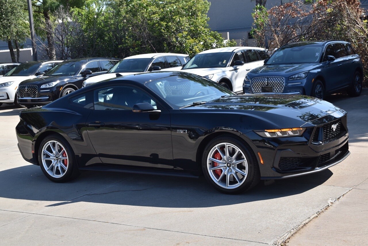 2024 Ford Mustang GT Premium photo 4