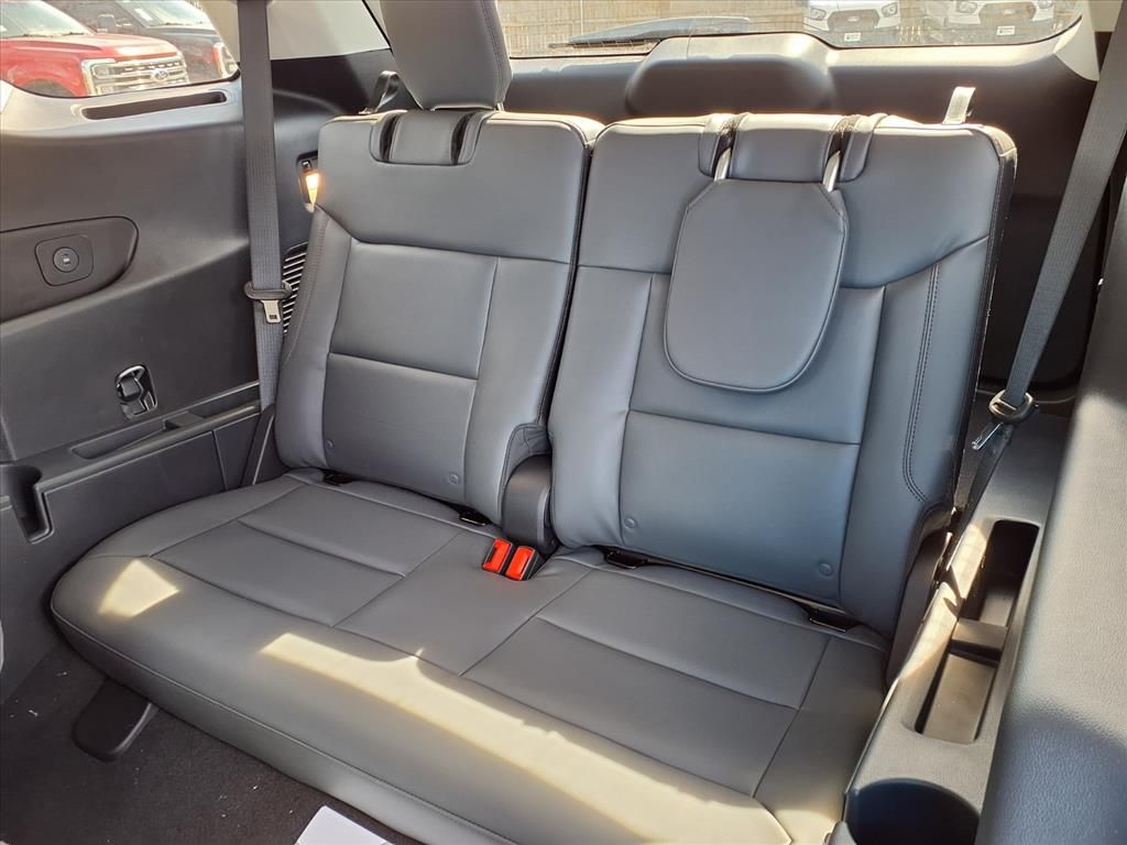 2026 Ford Explorer Active - Photo 19