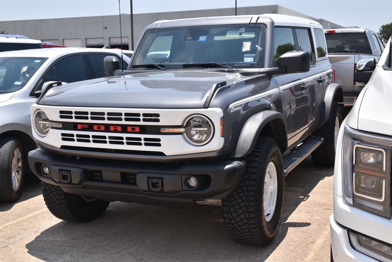 Used 2024 Ford Bronco 4-Door Heritage Editon with VIN 1FMDE4DH7RLA02183 for sale in Grapevine, TX