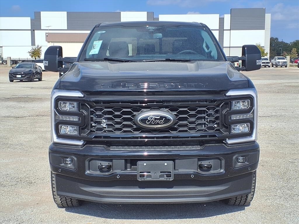 2026 Ford F-350 Lariat photo 2