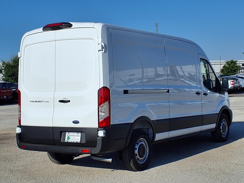2025 Ford Transit photo 3