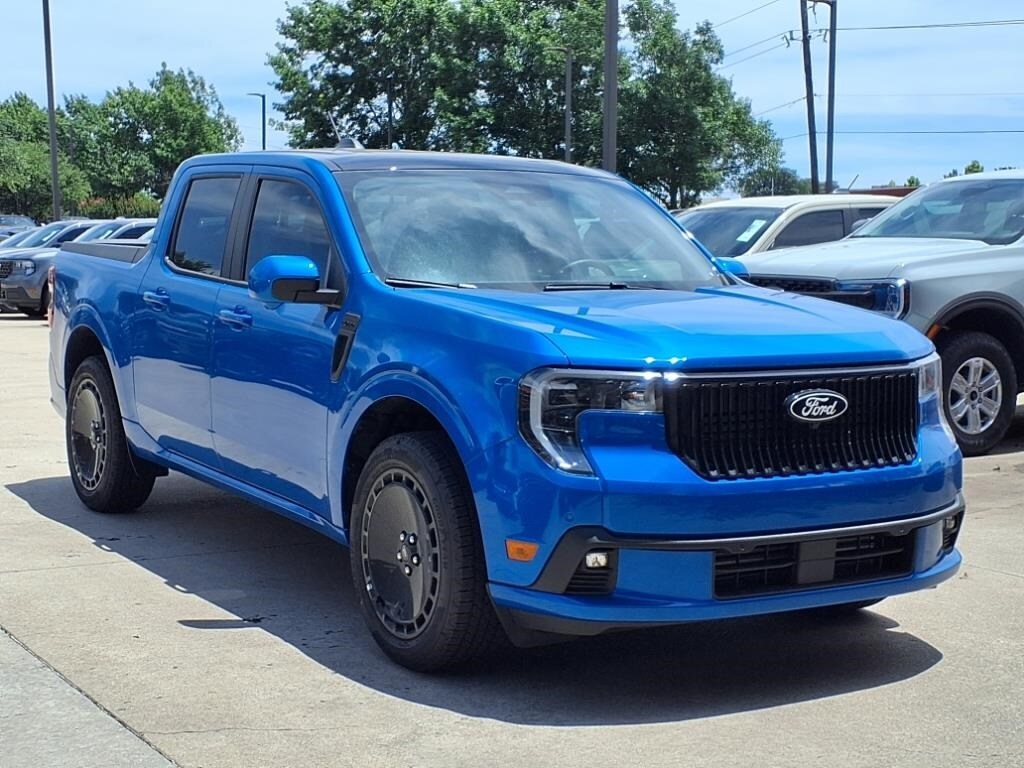 2025 Ford Maverick photo 3