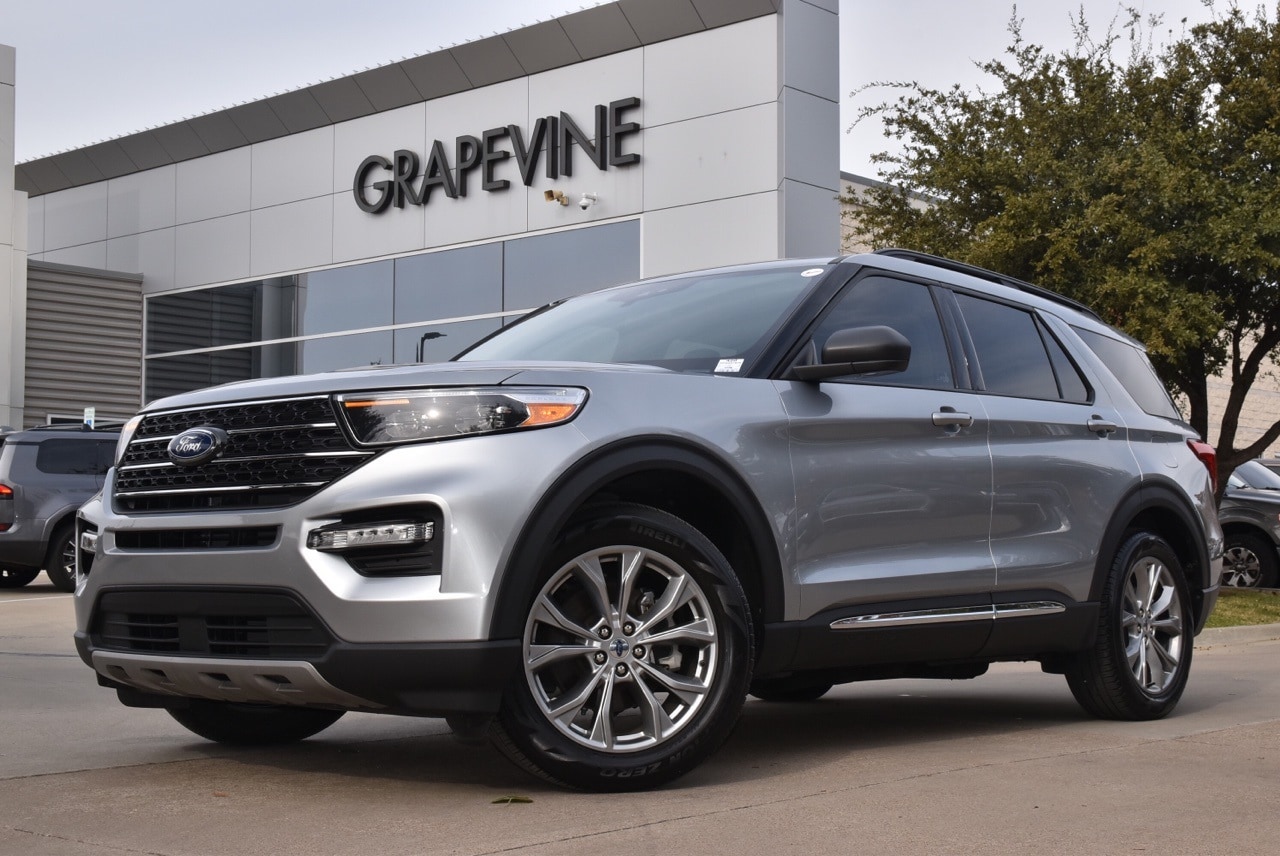 2023 Ford Explorer XLT's photo