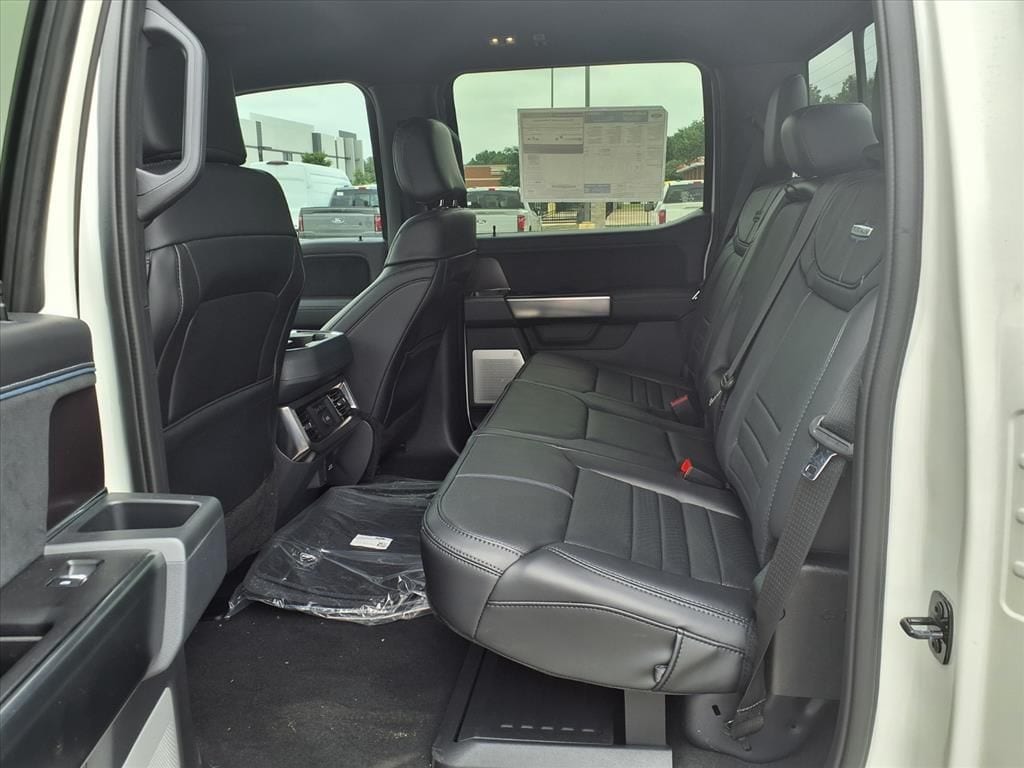 2026 Ford F-250 Super Duty Platinum - Photo 21