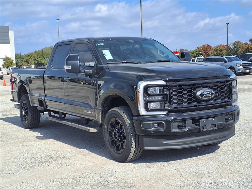 2026 Ford F-350 Lariat photo 3
