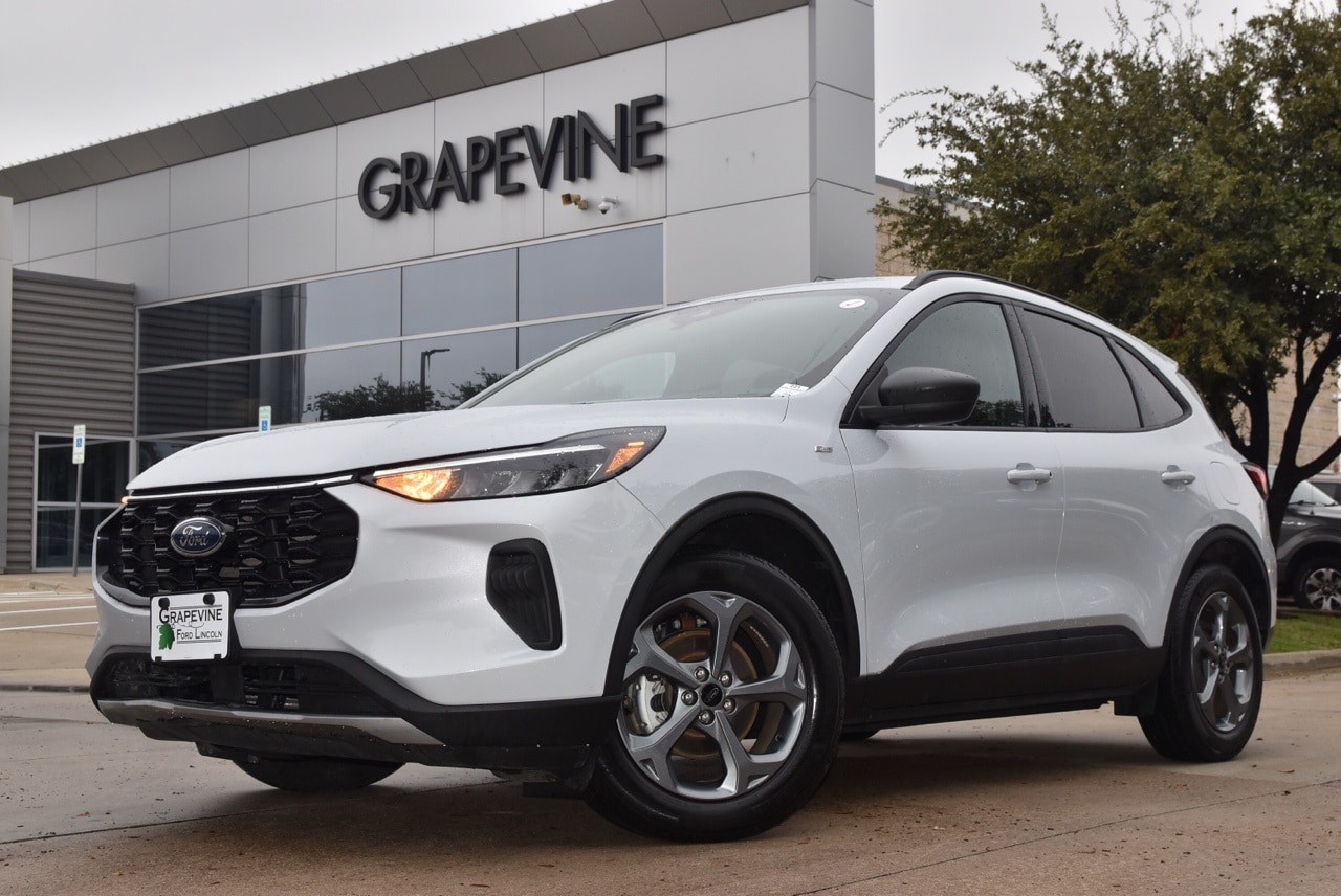 2025 Ford Escape ST-Line's photo