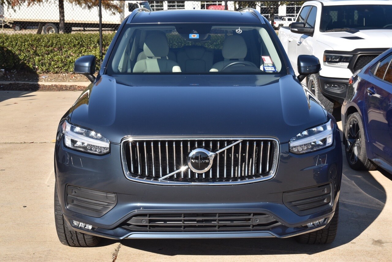 2021 Volvo XC90 T5 Momentum photo 2