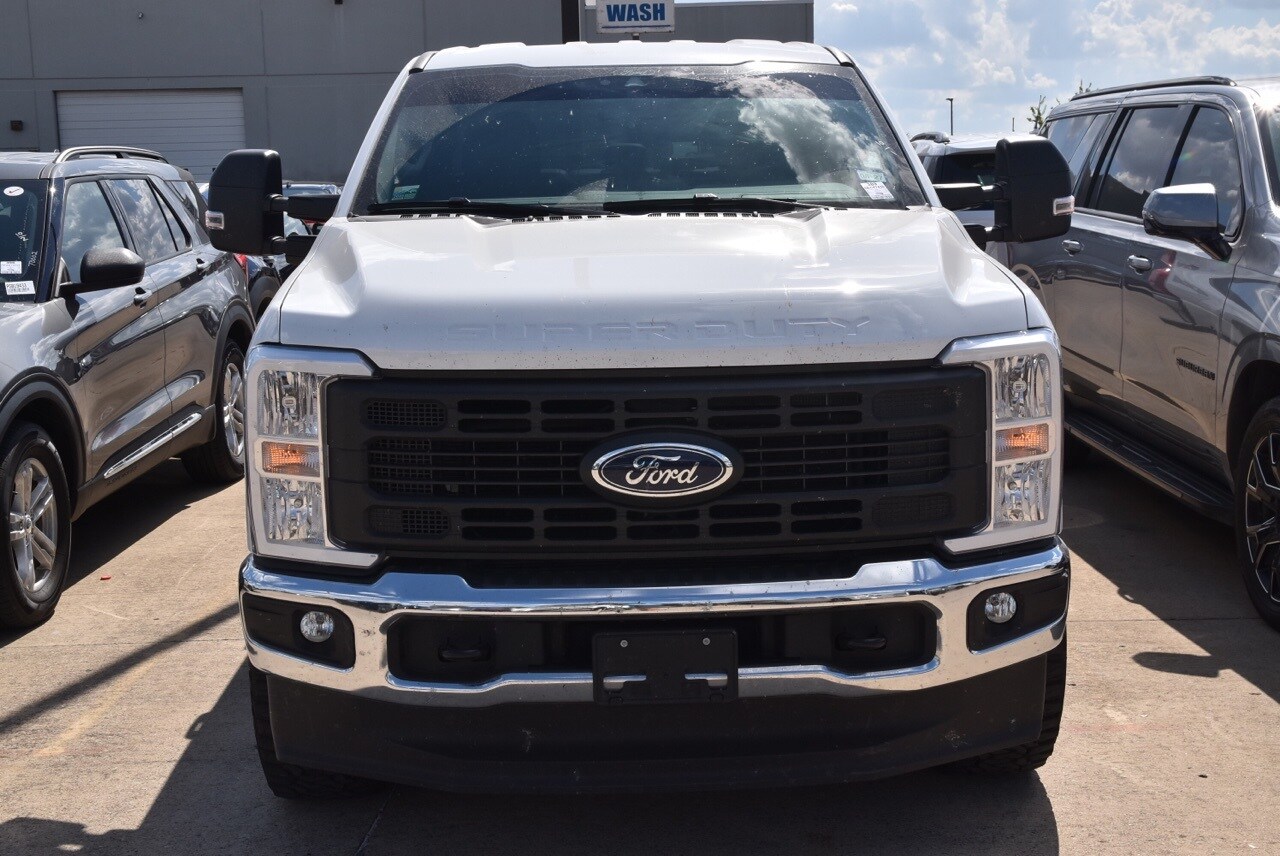 2025 Ford F-250 XL photo 3