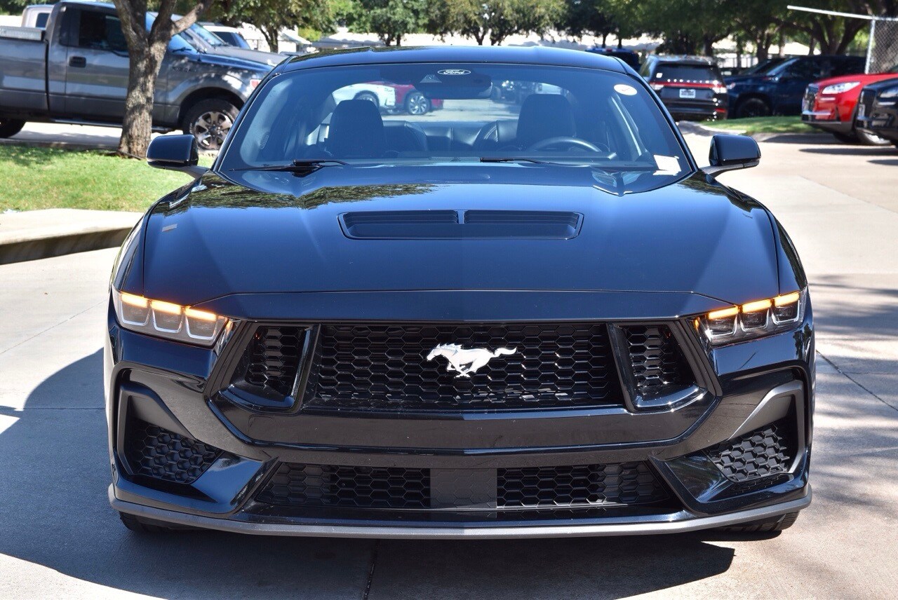 2024 Ford Mustang GT Premium photo 2