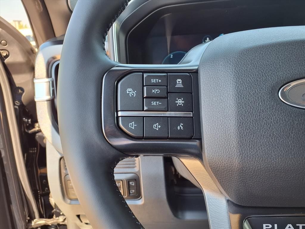 2026 Ford F-350 Super Duty Platinum - Photo 17
