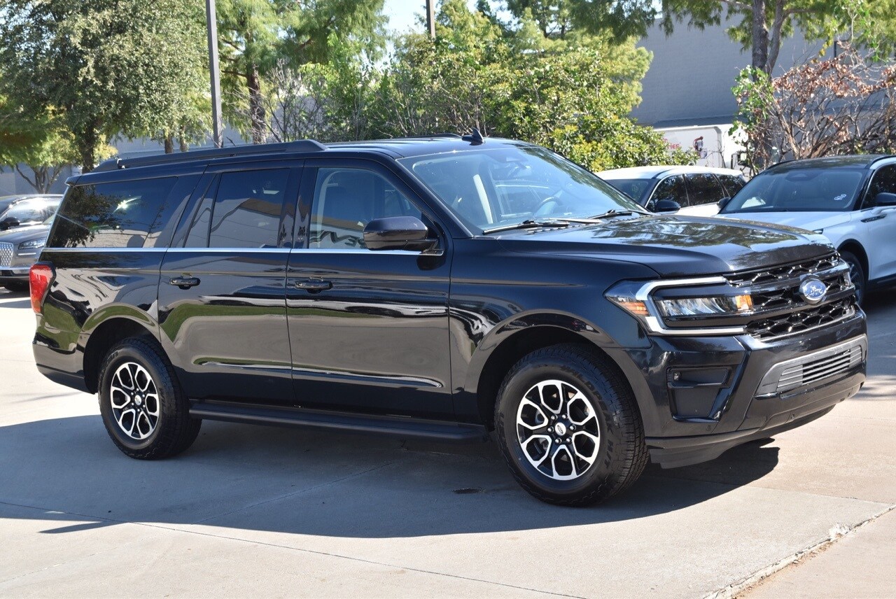 2024 Ford Expedition MAX XLT photo 3