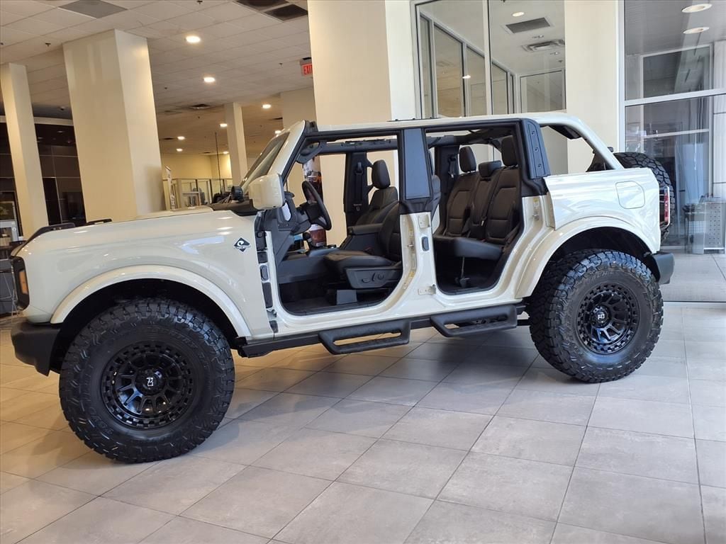 New 2026 Ford Bronco Outer Banks SUV
