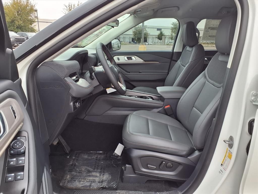2026 Ford Explorer Active - Photo 18