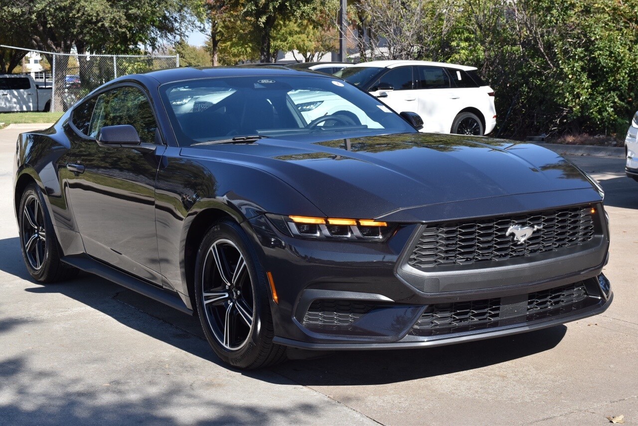 2024 Ford Mustang EcoBoost photo 3