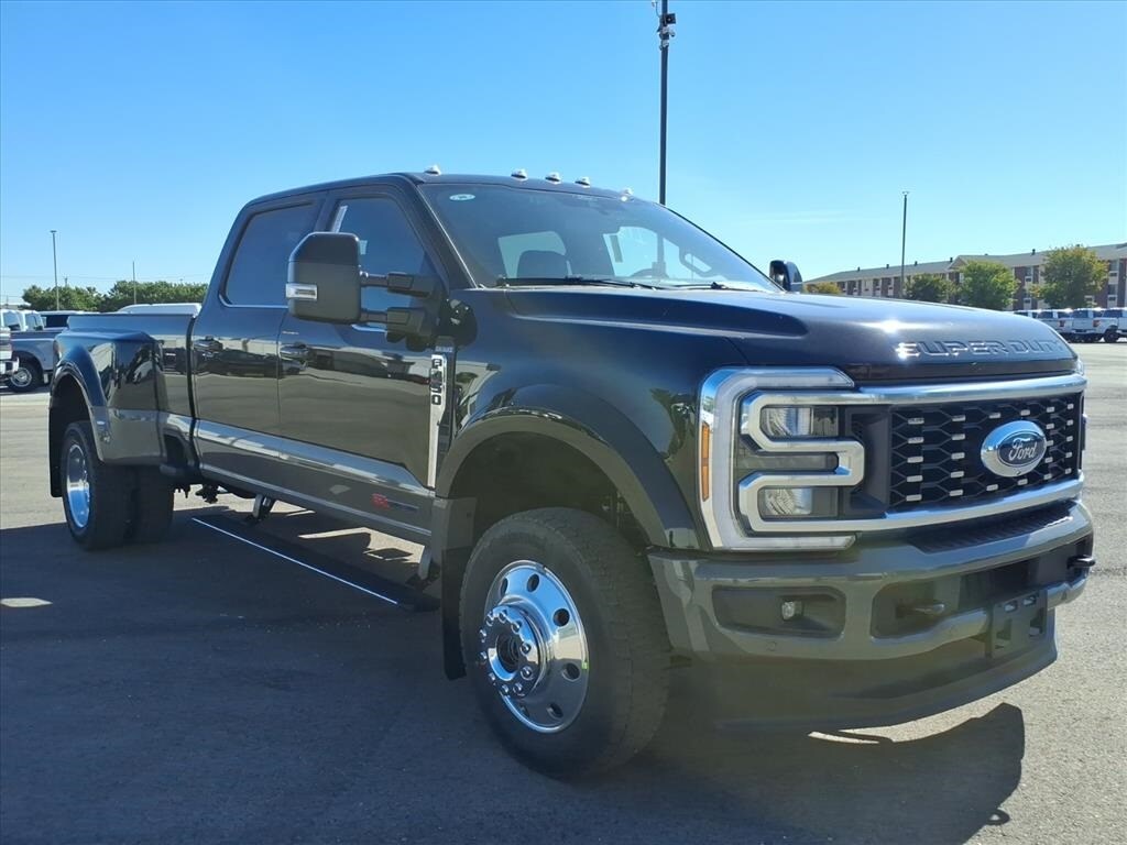 2026 Ford F-450 King Ranch photo 3