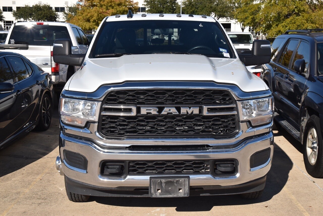 2024 Ram 3500 Tradesman photo 2