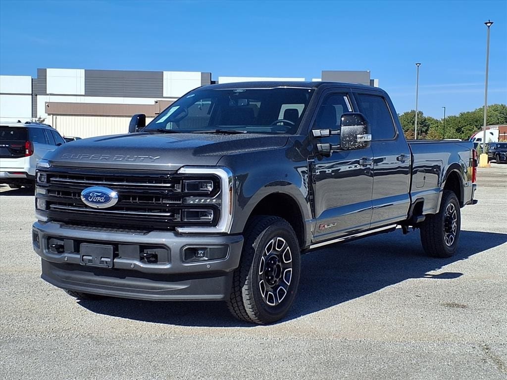 2026 Ford F-350 Super Duty Platinum's photo