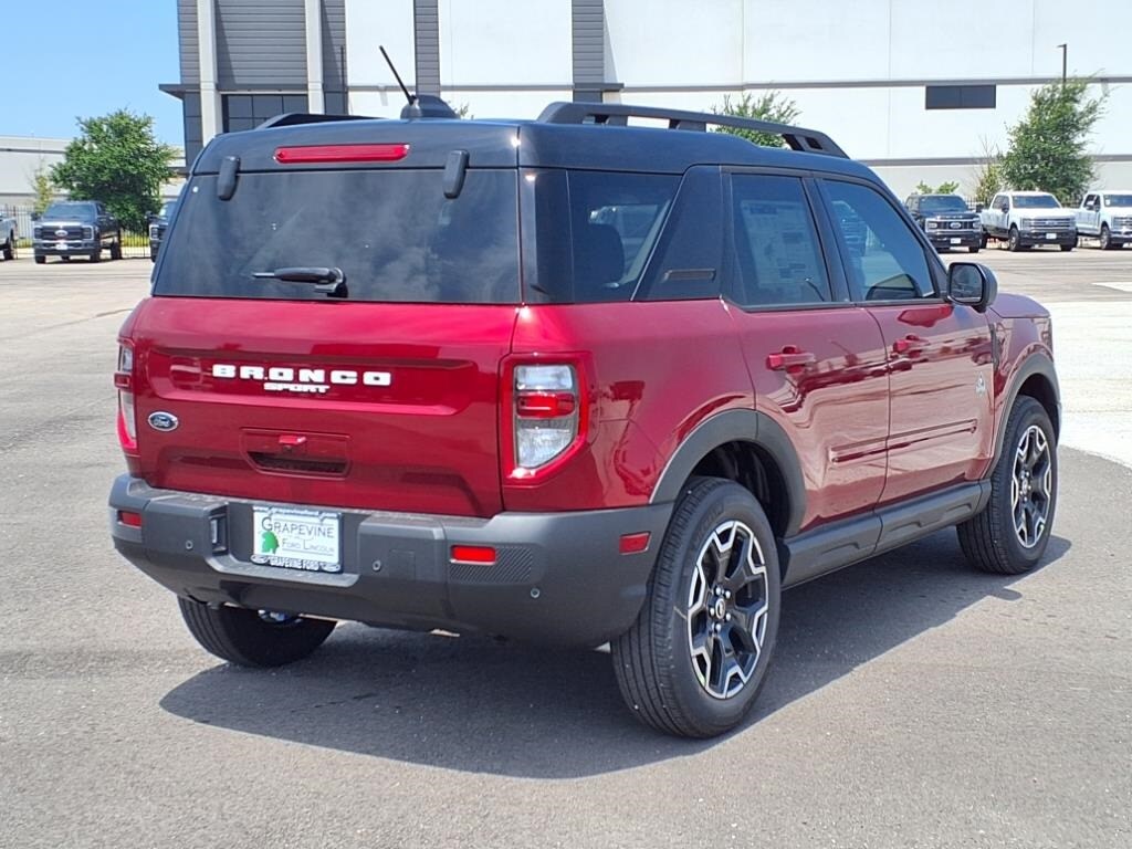 2025 Ford Bronco Sport Outer Banks photo 2