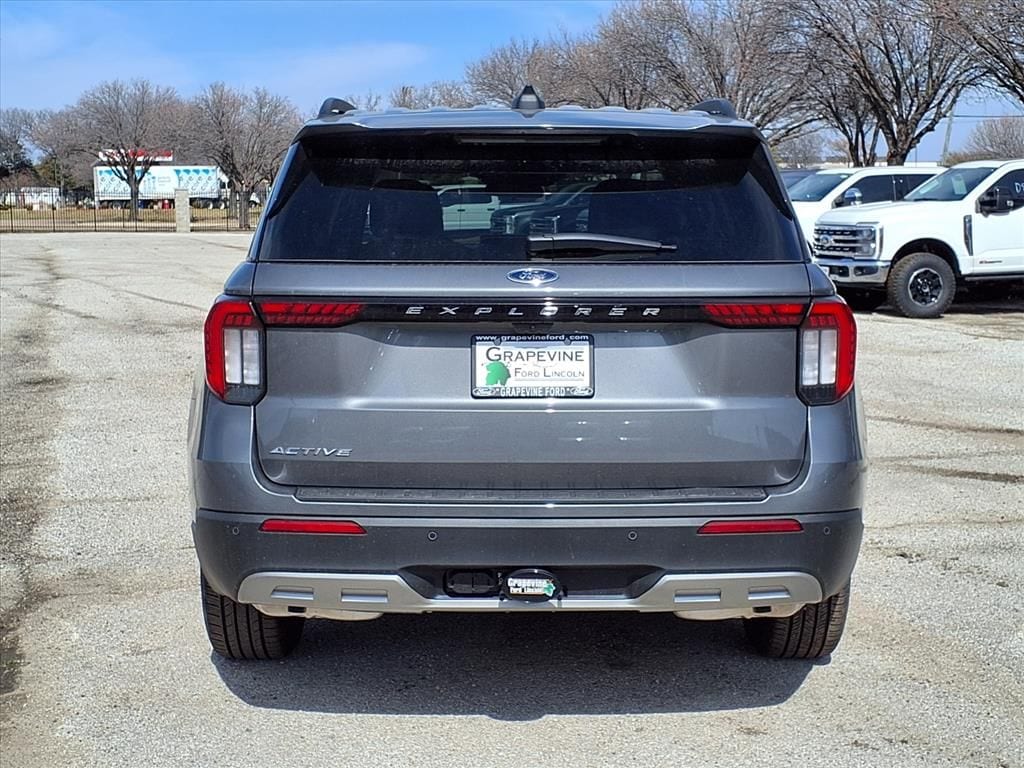2026 Ford Explorer Active - Photo 5