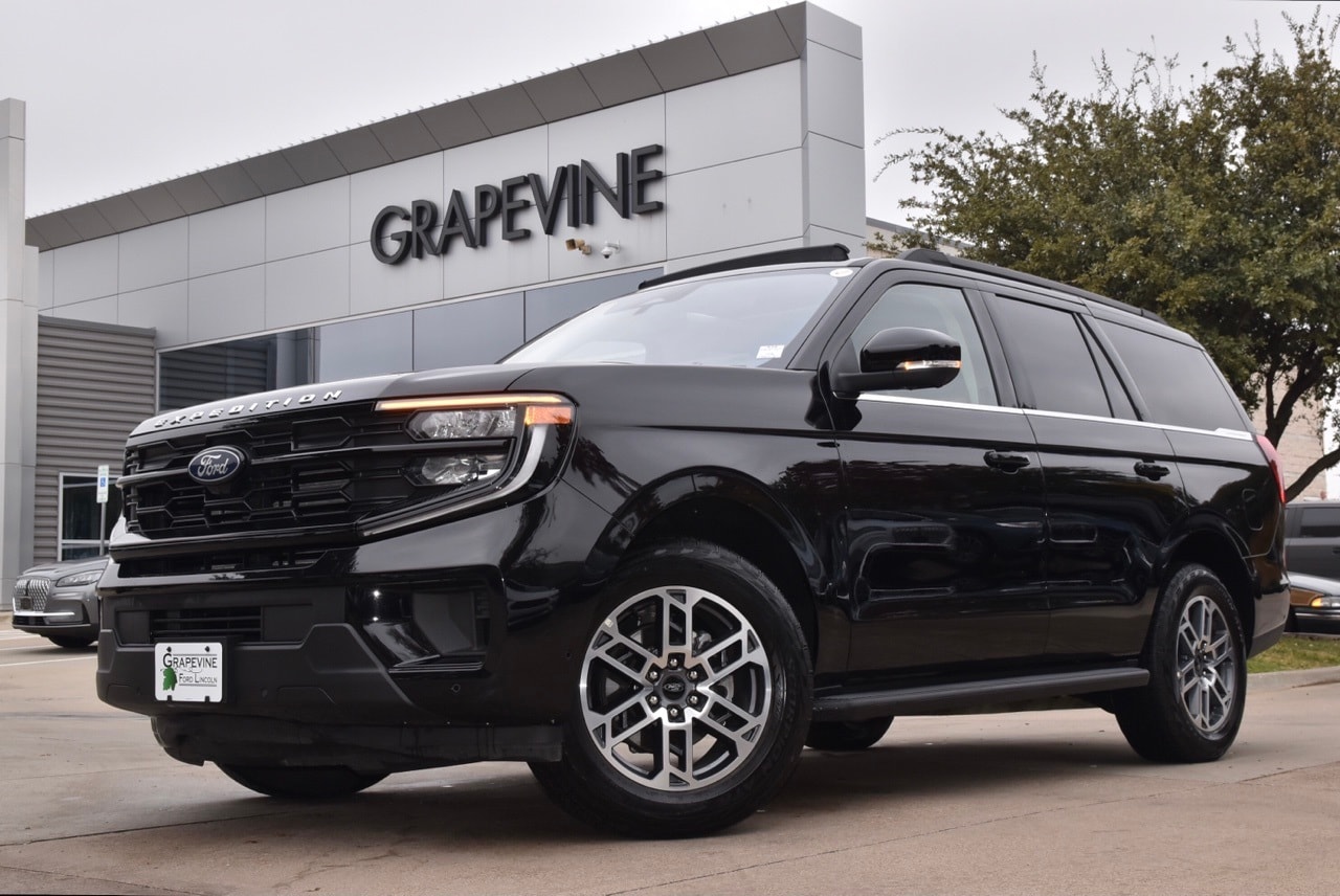 2025 Ford Expedition Active's photo