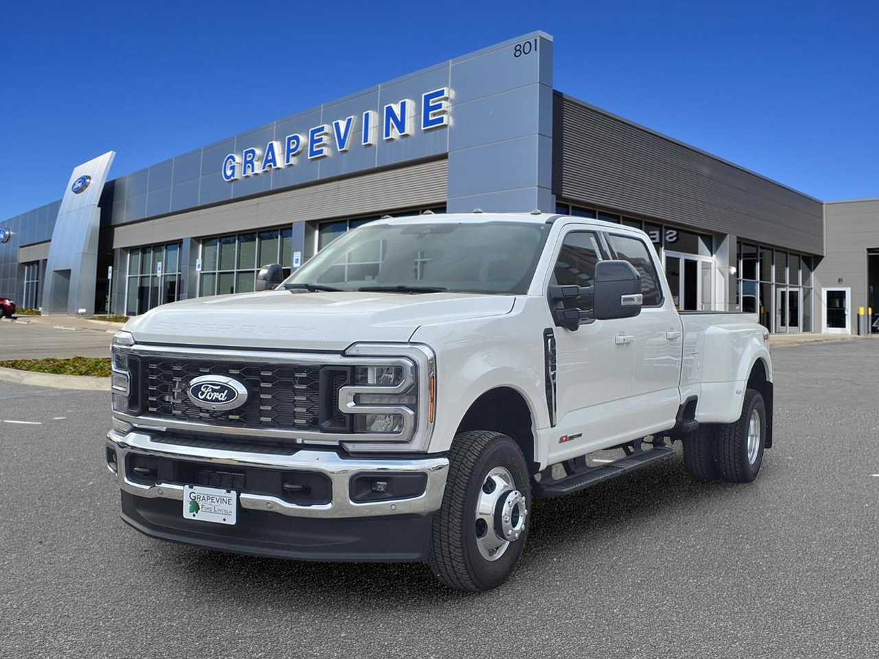 2027 Ford F-350 Lariat Truck Crew Cab