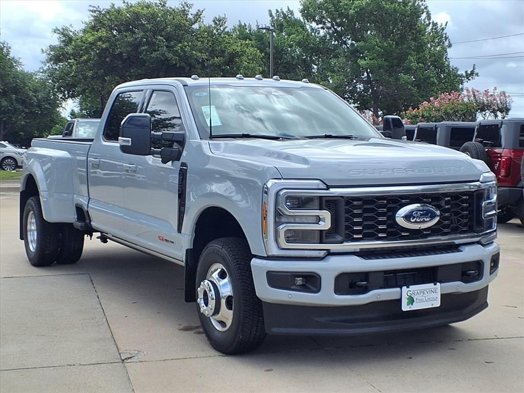 New 2026 Ford F-350 Platinum Truck Crew Cab
