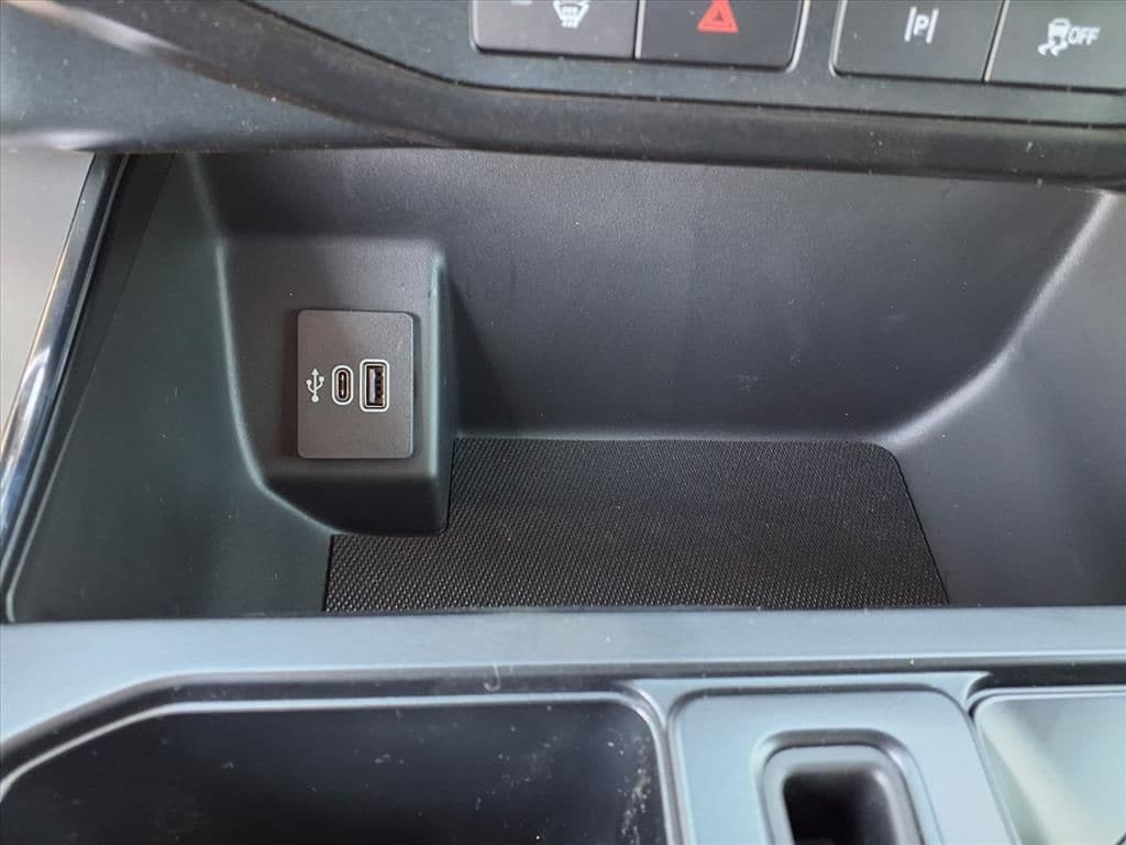 2025 Ford F-150 Lightning Flash - Photo 13