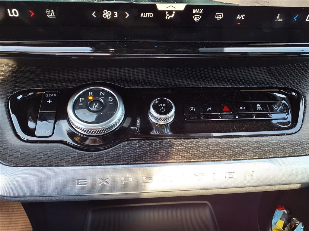 2026 Ford Expedition Platinum - Photo 11
