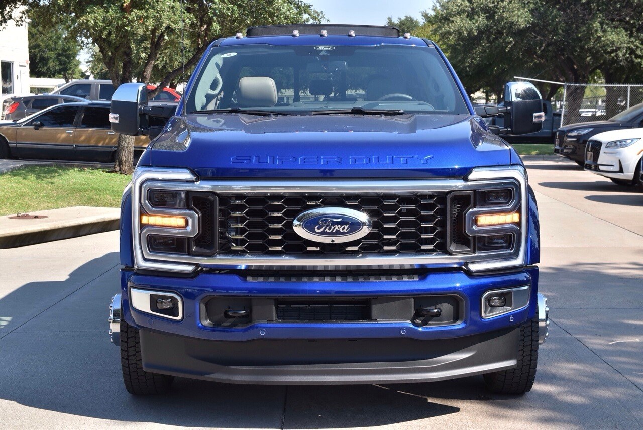 2026 Ford F-450 Platinum photo 2