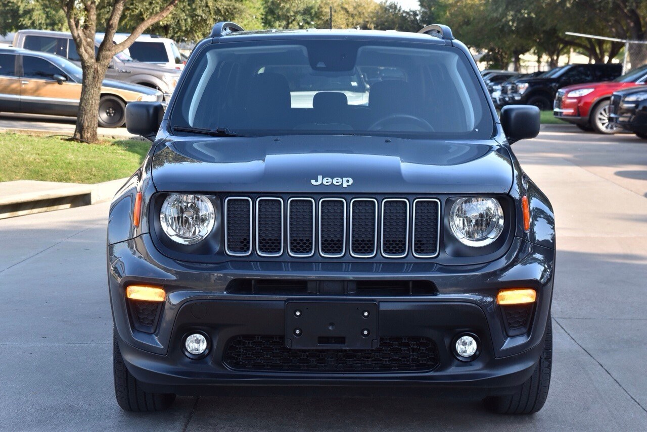 2023 Jeep Renegade Latitude photo 2