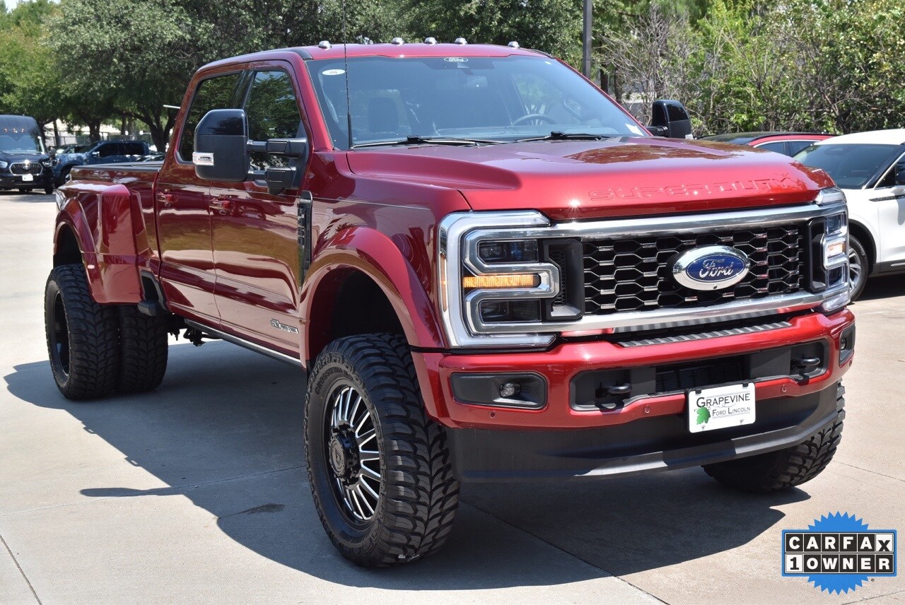 2025 Ford F-450 Platinum photo 3
