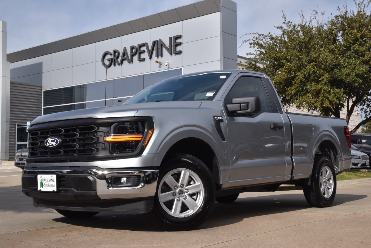 2025 Ford F-150 XL's photo