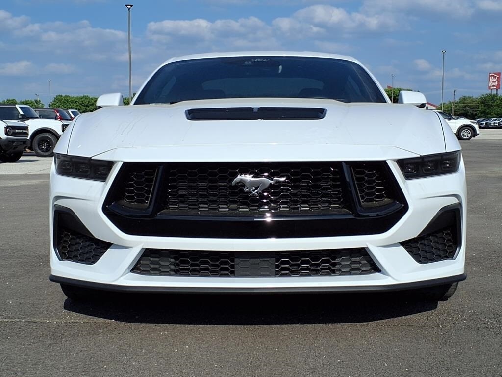 2025 Ford Mustang GT photo 2