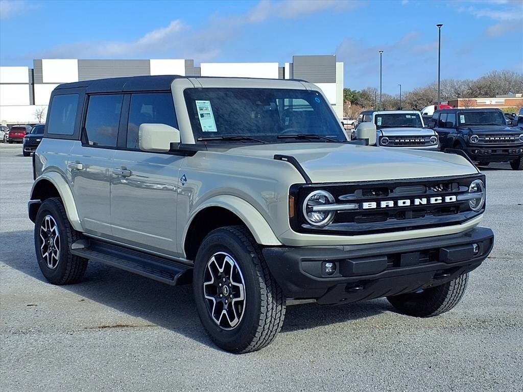 New 2025 Ford Bronco Outer Banks SUV