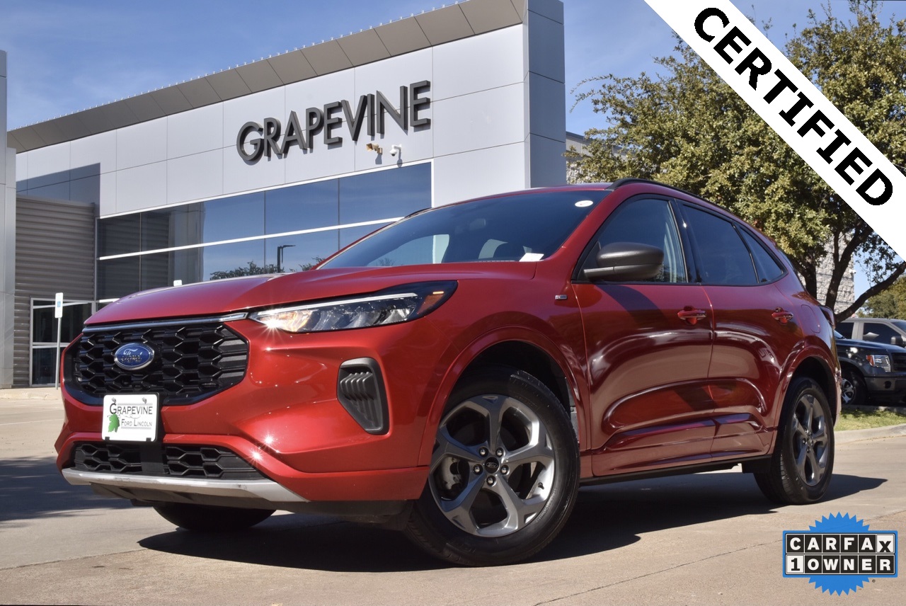 2024 Ford Escape ST-Line's photo