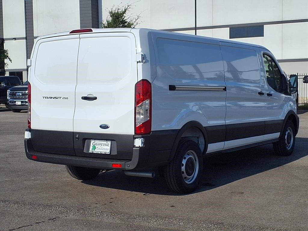 2025 Ford Transit photo 4