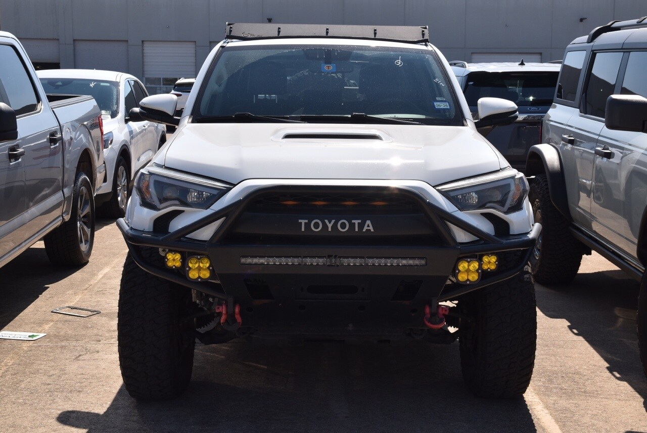2018 Toyota 4Runner TRD Off-Road Premium photo 2