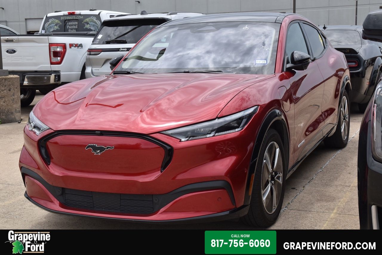 2023 Ford Mustang-Mach-e Premium's photo