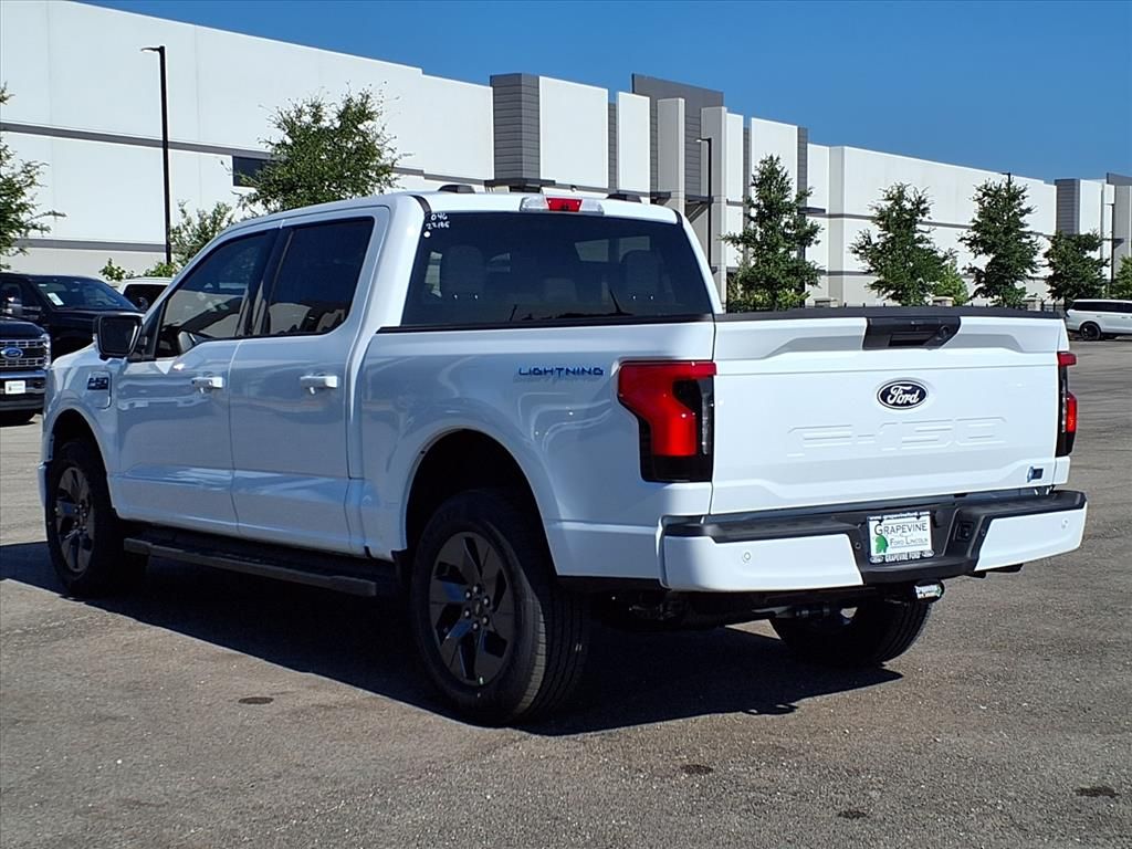 2025 Ford F-150 Lightning Flash - Photo 6