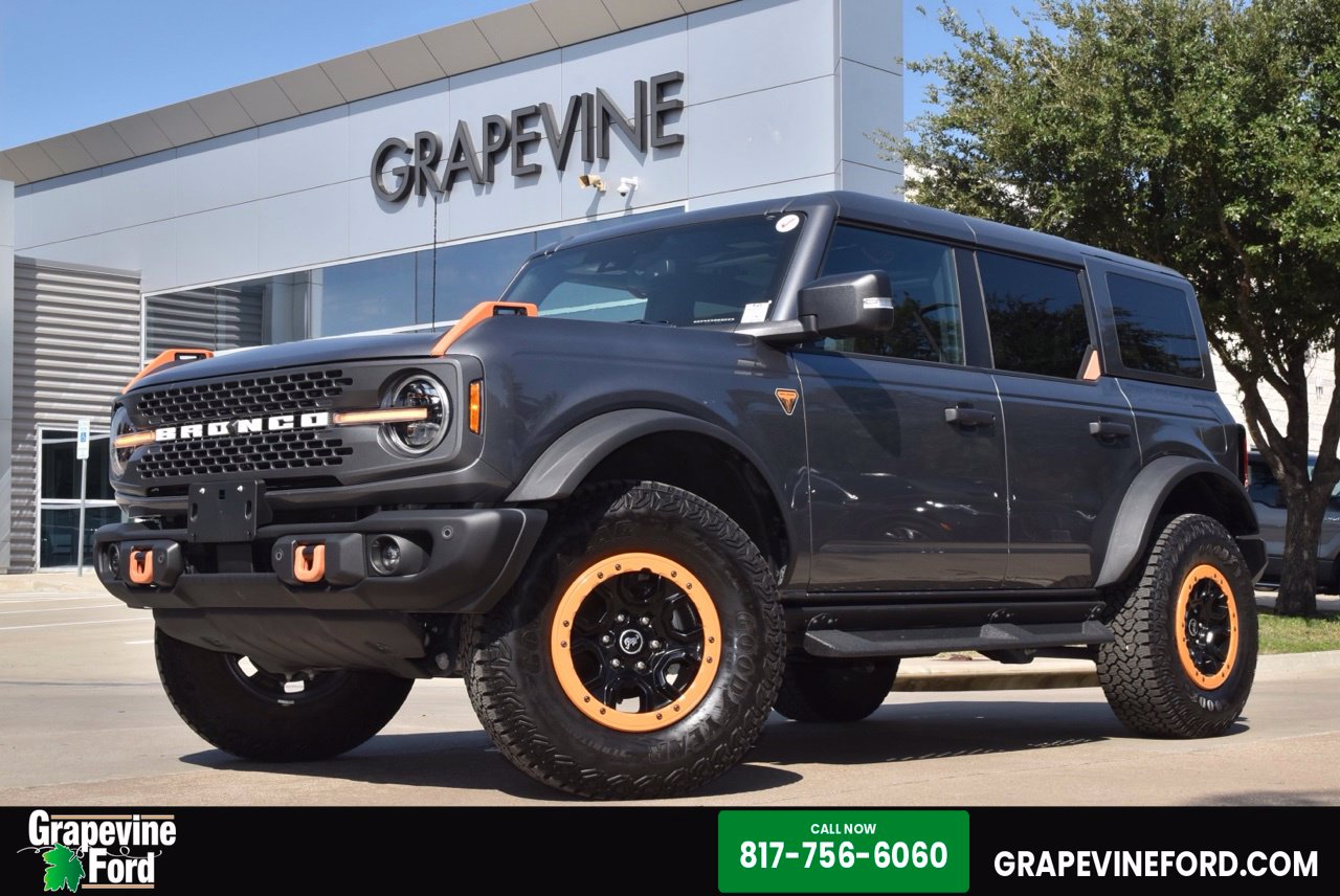 2025 Ford Bronco Badlands SUV