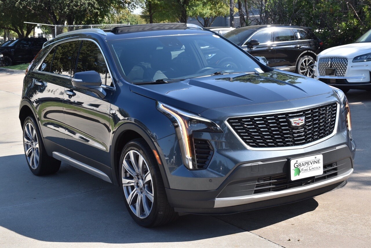2021 Cadillac XT4 Premium Luxury photo 3