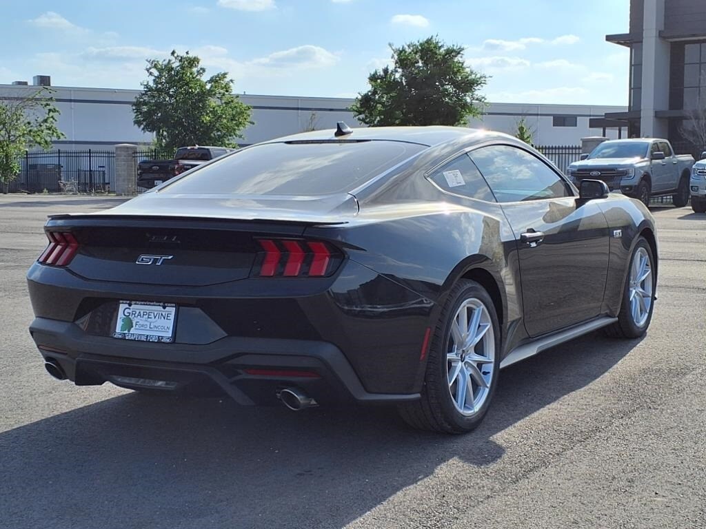 2025 Ford Mustang GT Premium photo 4