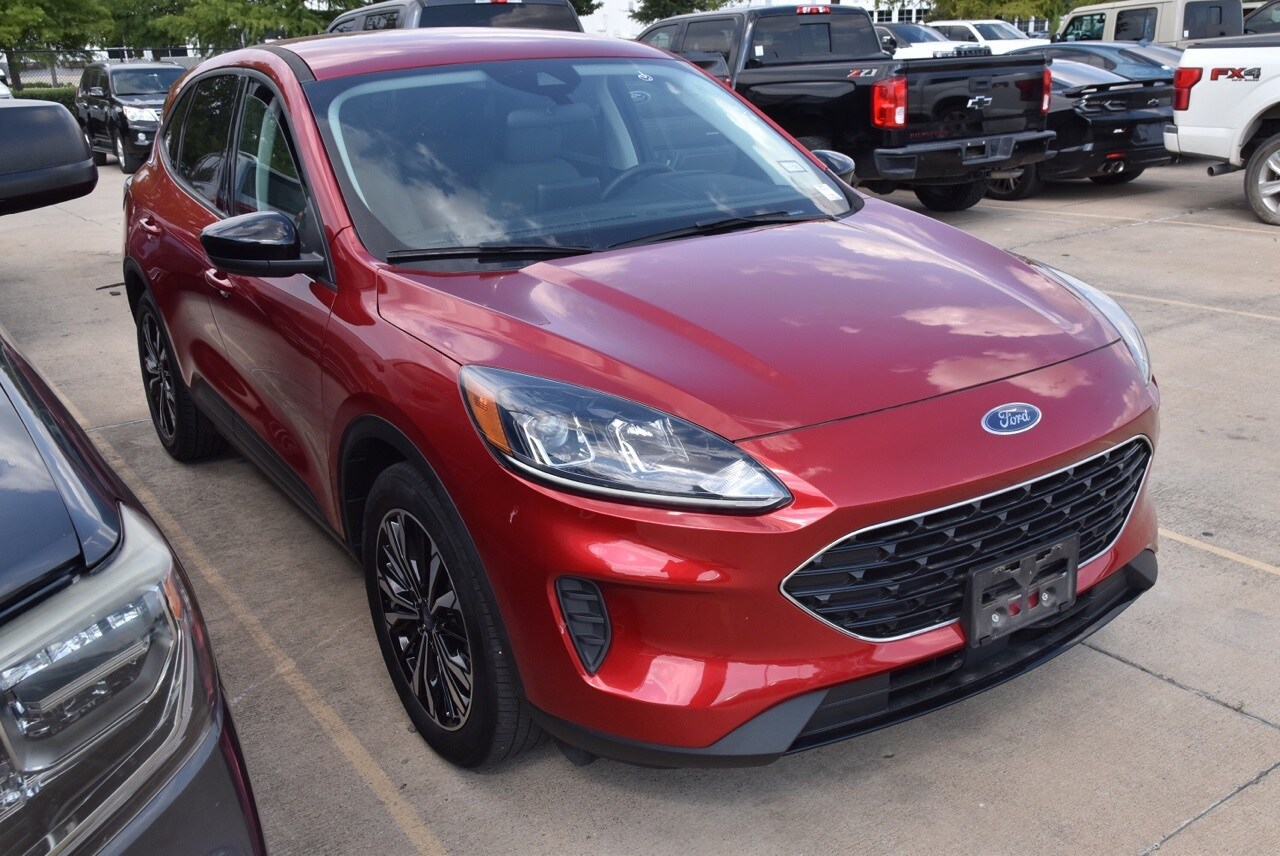 2022 Ford Escape SE photo 3