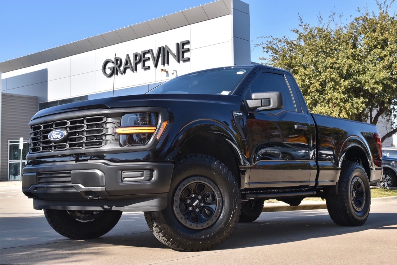 2025 Ford F-150 XL's photo