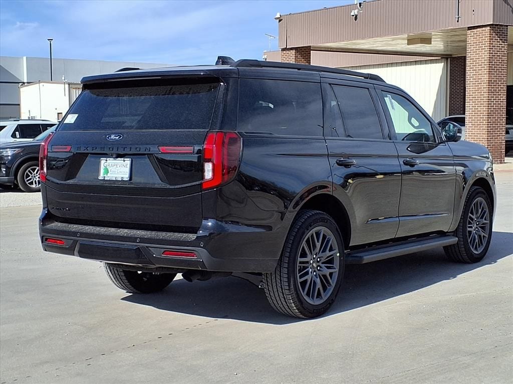 2026 Ford Expedition Platinum - Photo 4