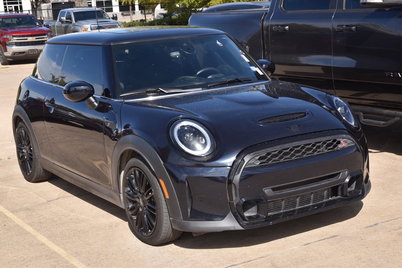 Used 2023 MINI Hardtop 2 Door Base Hatchback